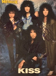 KISS signiertes Foto Gene Simmons Paul Stanley signiert Bruce Kulick Eric Carr 2 - Bild 1 von 1