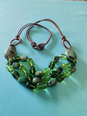 Coldwater Creek Collar Correa Cuero Piedra Verde Y Vidrio Boho Naturaleza Natural Foto 1 de 4