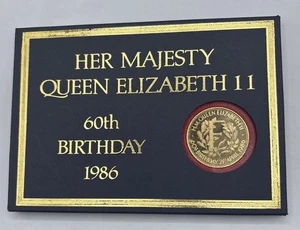 1986 Queen Elizabeth II 60th Birthday Commemorative Coin Set Collection in Case - Picture 1 of 13