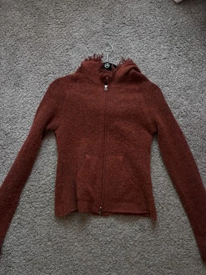 Chaqueta con flecos naranja quemado. Cremallera. Marca Arizona. De JC Penny. Talla mediana Foto 1 de 4