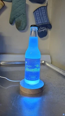 NUKA COLA QUANTUM JONES FALLOUT LIGHT UP BOTTLE UNOPENED - Image 1 of 3