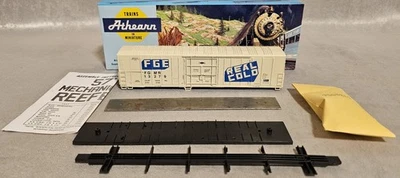 NOS Athearn HO Scale FGE 57' Real Cold Mechanical Reefer 13279 Fruit Growers - Image 1 of 4