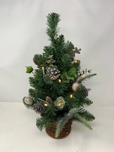 48cm Christmas Tree with led's, in wicker basket. - Picture 1 of 3