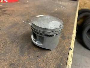 PISTÓN Y ANILLOS KAWASAKi Z650/KZ650/Z650 SR - Imagen 1 de 1