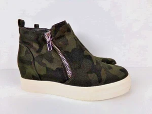 Steve Madden Camo Wedgie Sneaker - Size 8 M Women's wedg01s1 Camouflage - Picture 1 of 10