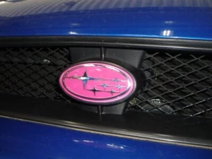 Impreza WRX Subaru Emblema Personalizado Rosa Adorno Frontal GDA y GDB Upride Tipo A-E - Imagen 1 de 14