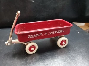 1990 Vintage Radio Flyer Miniatur Spielzeug 4" roter Wagen - Bild 1 von 4