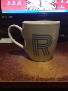 F&F HOME LETTER R ALPHABET MUG BIRTHDAY CHRISTMAS MOTHERS FATHERS DAY DRINK - Foto 1 di 1