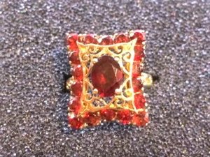 10KP Yellow Gold & 1.18 Ruby Ring Size 7 - Picture 1 of 9