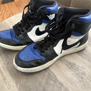Nike Air Jordan 1 Retro OG High Royal Toe 555088-041 Size 9 Mens Blue Black - Picture 1 of 8