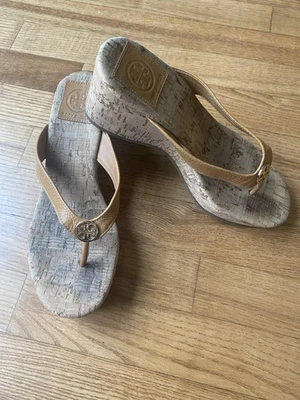 "Sandalias gruesas Tory Burch Suzy con plataforma de cuña tostadas 3"" de alto talla 6,5 para mujer Y2K años 90" Foto 1 de 4