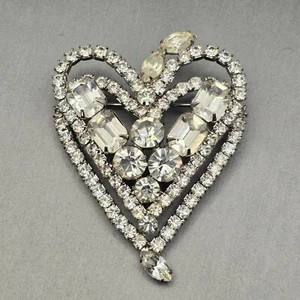 Vintage Doppel Herz klar Strass Anstecknadel Brosche silberfarben Metall Krappenfassung - Bild 1 von 7