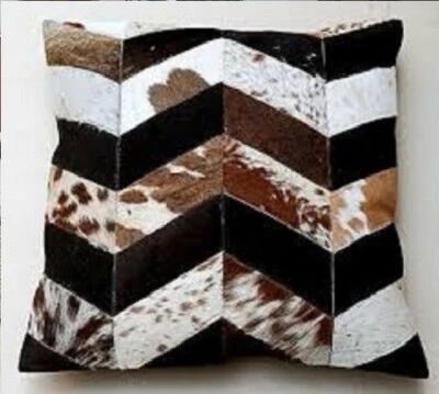 Juego de 2 cojines exóticos tricolor de cuero de vaca marrón, blanco y negro tricolor |  Foto 1 de 2