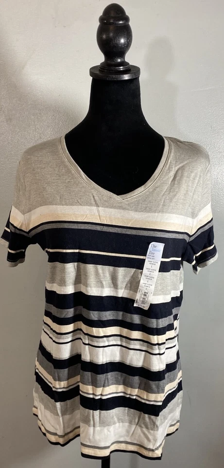 Croft & Barrow The Classic Tee  V Neck Short Sleeve Size Large - Image 1 of 4