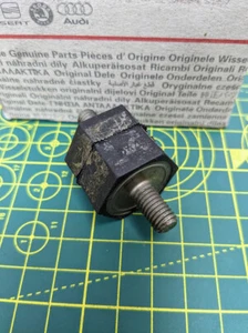 Genuine VW 044129670 Transporter T4 1991-1996 Air Filter Housing Rubber Bush - Picture 1 of 4