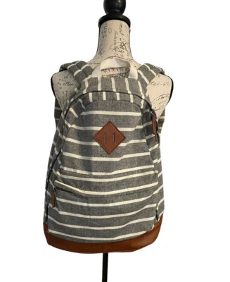 Mochila de lona Old Navy negra blanca a rayas con bolso inferior de cuero vegano marrón Foto 1 de 4