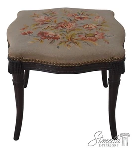 F64150EC: Vintage Needlepoint French Classical Stool Or Ottoman - Picture 1 of 13