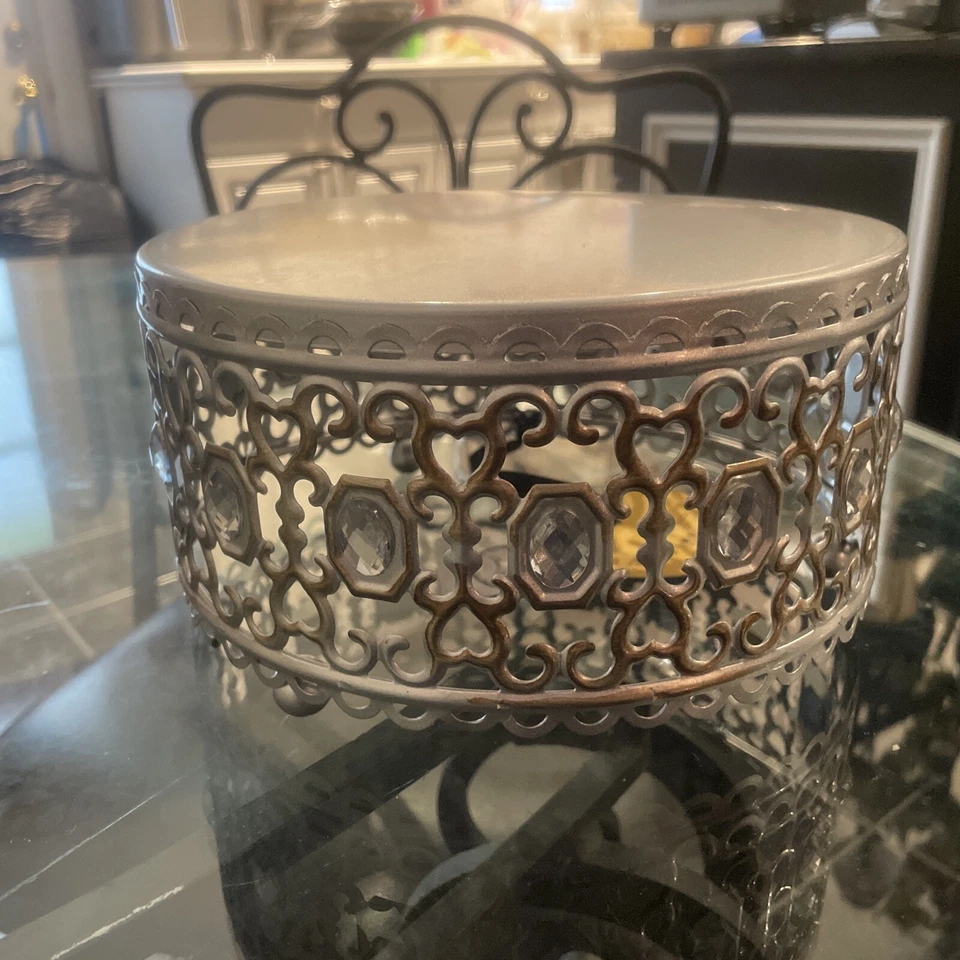 Suporte decorativo elegante para bolo Opulent Treasure (descontinuado) - Imagem 1 de 4