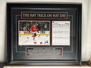 Jonathan Toews signiertes gerahmtes 11x14 Foto "Hut-Trick am Hattag" mit N (NJL029500) - Bild 1 von 12