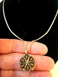 COLLAR ZUNI NATIVO AMERICANO PEQUEÑO PUNTO CORAL FIRMADO LAHI COLGANTE PLATA ESTERL - Imagen 1 de 5