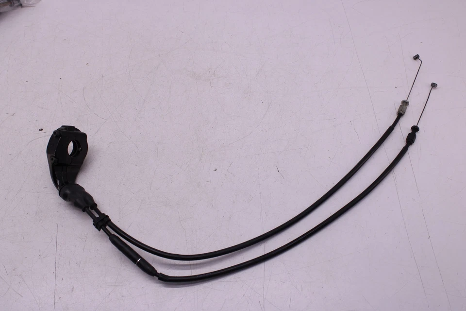 06-20 YAMAHA YZF R6 THROTTLE CABLE LINE HOUSING GUIDE - Image 1 of 4