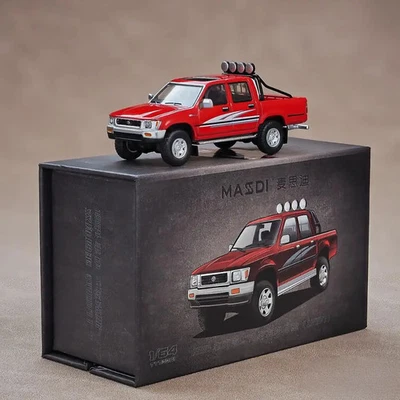 Masdi 1:64 HiLux Picku Alloy Car Diecasts & Toy Vehicles Car Model Miniature - Image 1 of 4