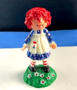 RAGGEDY ANN 1974 Doll Hallmark MERRY MINIATURES Bobbs-Merrill Figurine Cake Top - Picture 1 of 7