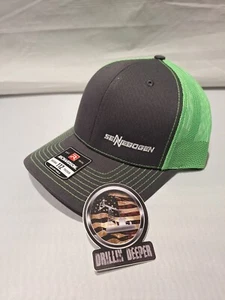 Seltene Sennebogen grau/grün Richardson Mütze & Aufkleber Ölfeldbau P52 - Bild 1 von 5