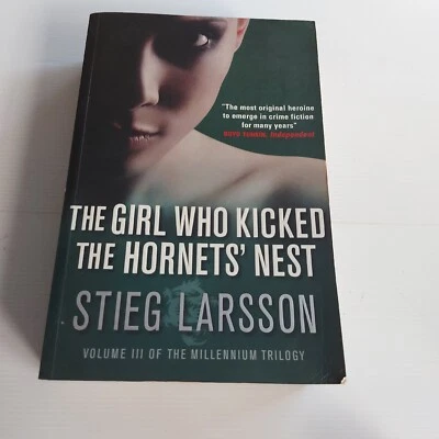 La chica que pateó el nido de los avispones de Stieg Larsson PB en agosto ahora listo Çrime Foto 1 de 4