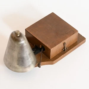 Antike alte elektromagnetische Klingel Holzgehäuse ca. 1920 Funktion geprüft - Picture 1 of 9