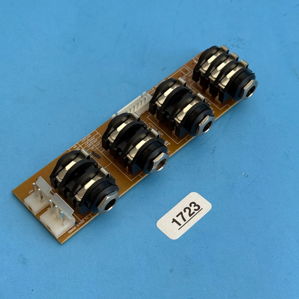 RAVEN RG 60 Amplifier Guitar Amp Part Rear In/Out Effect Switch PCB Socket Board - Image 1 of 4