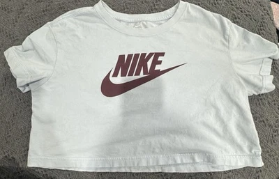 Camiseta corta mediana Nike para jóvenes Foto 1 de 3
