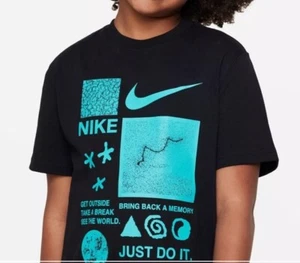 $35 NIKE Sportswear Logo Tee T-Shirt Black Big Kid XL - Picture 1 of 3