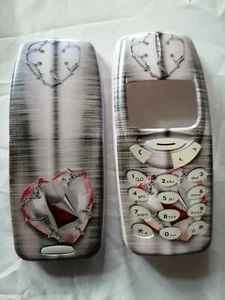 Purple Pink Heart Nokia 3310 / 3330 Fascia Front and Back Housing Without Keypad - Picture 1 of 1