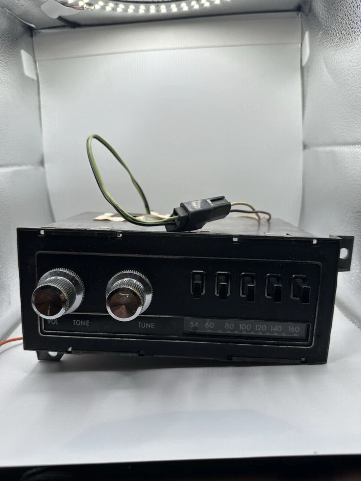 Radio de coche vintage Mopar Chrysler Dodge Plymouth AM - modelo 3501638 Foto 1 de 4