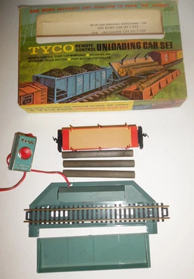 Tyco HO Train Remote Control Log Dump Car Unloading Set, w/ 3 logs, #926, Tested - Image 1 of 4