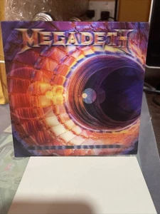 Sehr seltene Rarität Megadeth Super Collider Promo 43/4”x43/4” Schreibtisch linsenförmiger Ständer - Bild 1 von 5