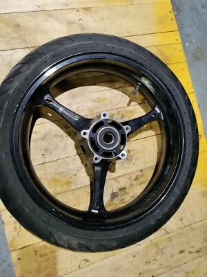 2006 2007 SUZUKI GSXR 600 GSXR 1000 OEM FRONT WHEEL W/ NEAR NEW TIRE BENT!! - Image 1 of 4
