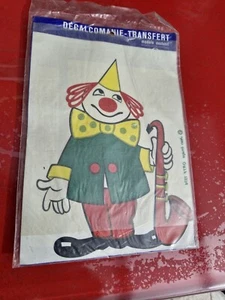 rare DÉCALCOMANIE TRANSFERT KIRI LE CLOWN ORTF JRAN IMAGE 1974 / NEUF NEW - Foto 1 di 9
