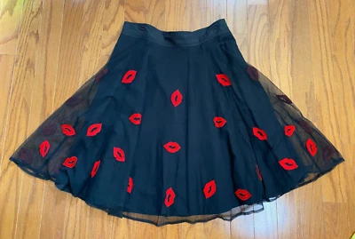 FALDA LABIOS BORDADOS TUL NEGRO Talla XL ROJO BESO Kawaii MAXIMALISTA Coqueta Foto 1 de 4