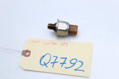 05-11 SENSOR INTERRUPTOR PRESIÓN ACEITE CADILLAC STS Q7792 Foto 1 de 4