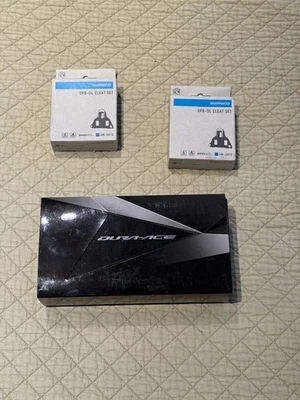 NOVO na caixa. Pedais de estrada Shimano Dura-Ace PD-R9100 SPD-SL + 2 conjuntos de travas - Imagem 1 de 4