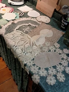 36 pieces of small crocheted and lace kitchen and dining items - Picture 1 of 7