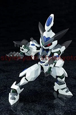 KOTOBUKIYA 1/6 MEDABOTS KXK00-M CROSSMESSIAH Model Kit KP564 27101 JAPAN IMPORT - Image 1 of 4