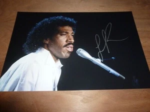 LIONEL RICHIE signed 12X8 photo COMMODORES + COA - Picture 1 of 2