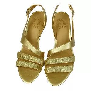 Sandalia Naturalizer Taimi Slingback para mujer talla 5,5 oro perla brillo tacones - Imagen 1 de 10