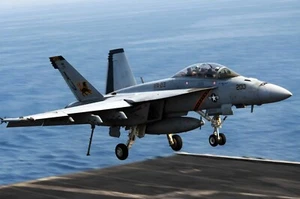 F-18-Super Hornet (Aircraft Carrier Landing) POSTER 24 X 36 Inches Sweet! - Picture 1 of 2