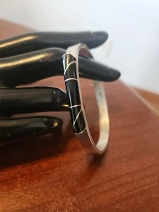 Beautiful Sterling Silver 925 7" Hinged Bracelet With Black Enamel - Picture 1 of 6