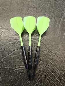 STEEL TIP DART SET 21 GRAM  FREE SHARPENING STONE - THE GAME ROOM STORE NJ 07004 - Picture 1 of 3