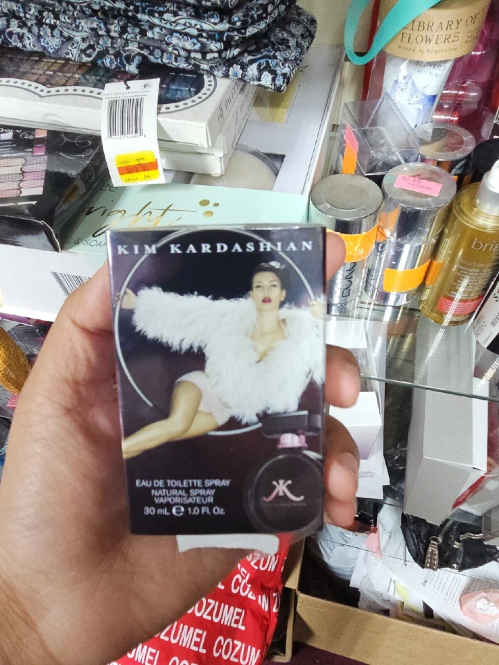 Kim Kardashian Eau De Toilette Spray Mujer - 1 OZ Foto 1 de 2